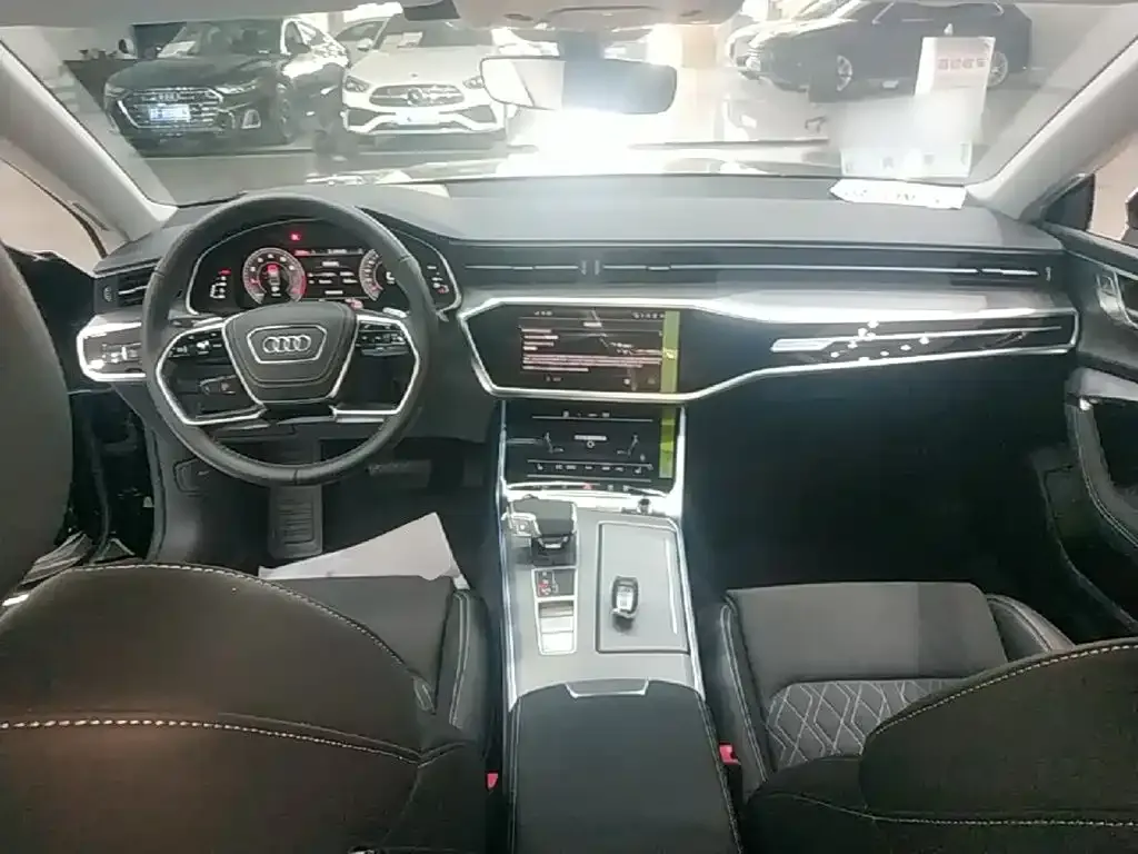 Audi A7L — фото 9