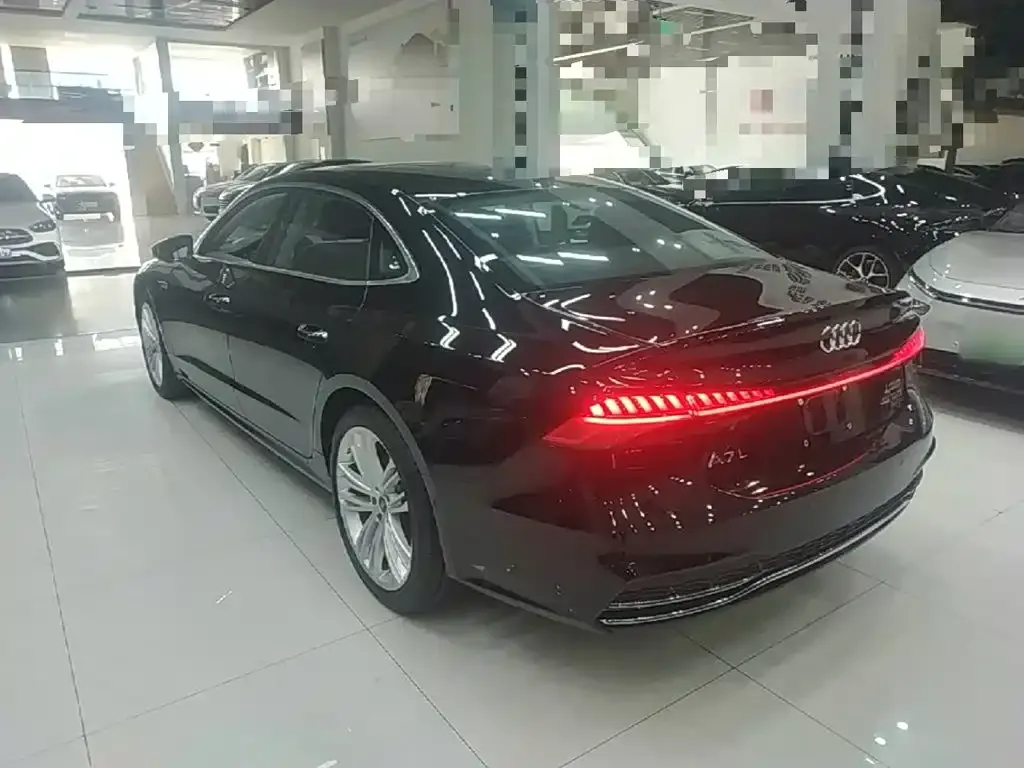 Audi A7L — фото 3