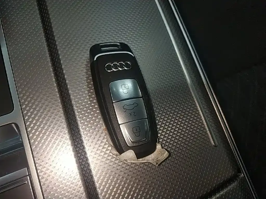 Audi A7L — фото 10