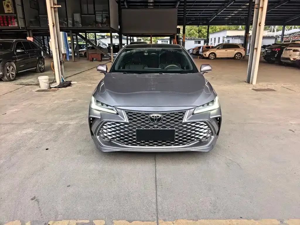 Toyota Avalon — фото 10