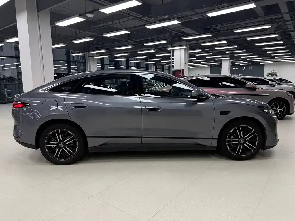 BYD Qin L — фото 10