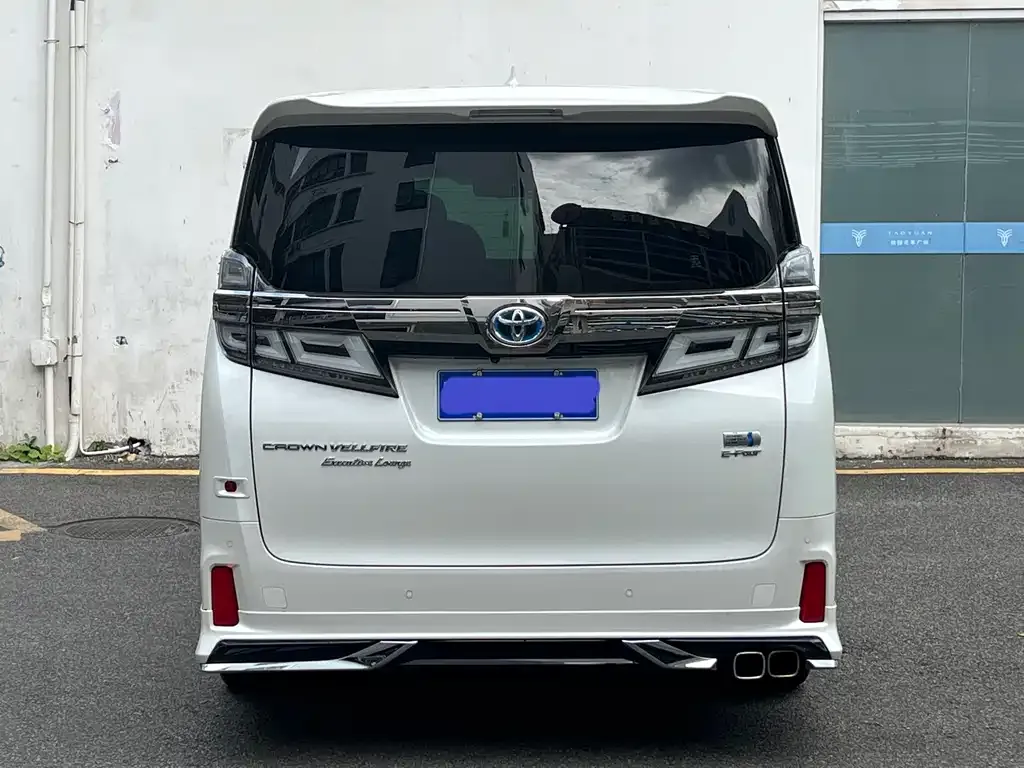 Toyota Vellfire — фото 2