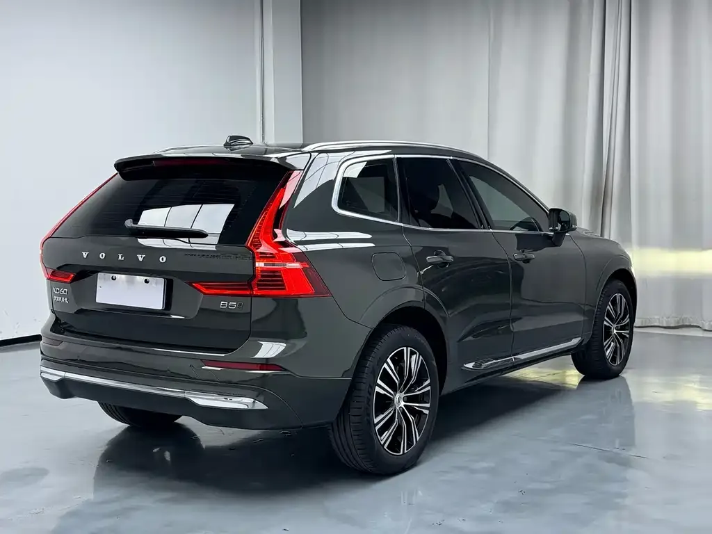 Volvo XC60 — фото 4