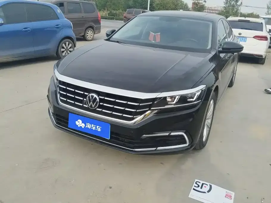 Volkswagen Passat — фото 1