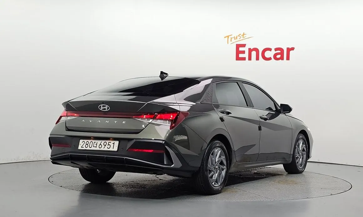 Hyundai AVANTE — фото 2