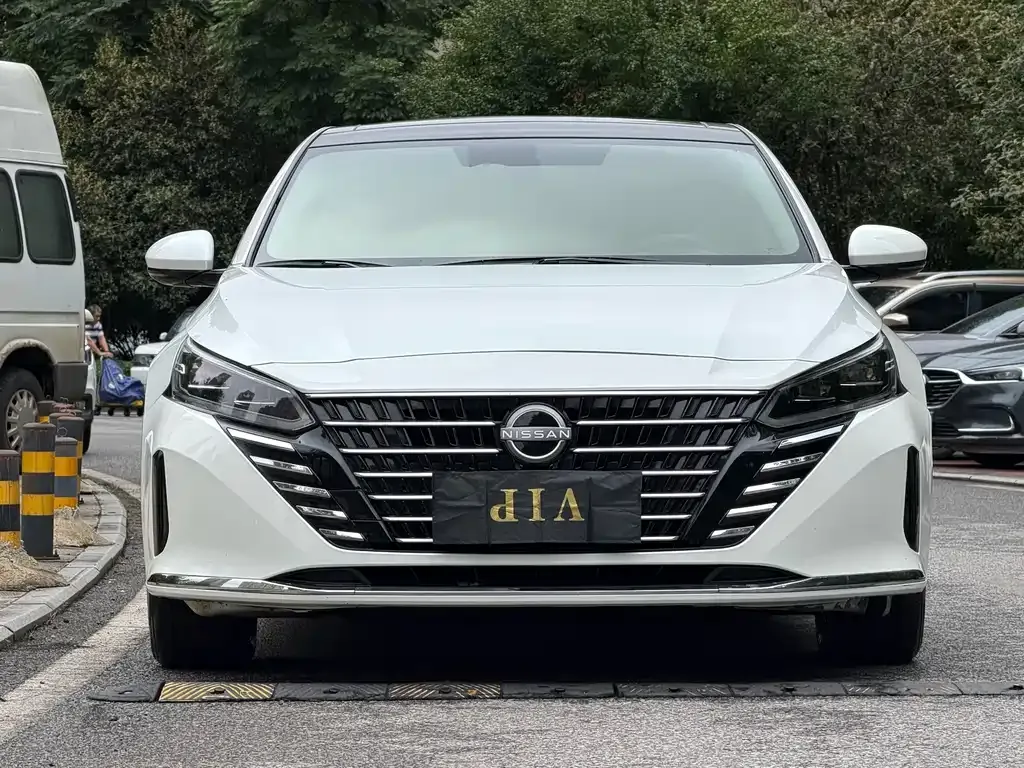 Nissan Teana — фото 1