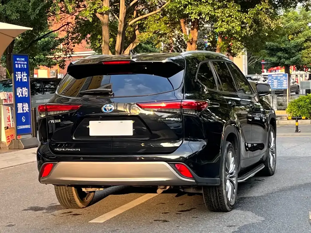 Toyota Highlander — фото 5