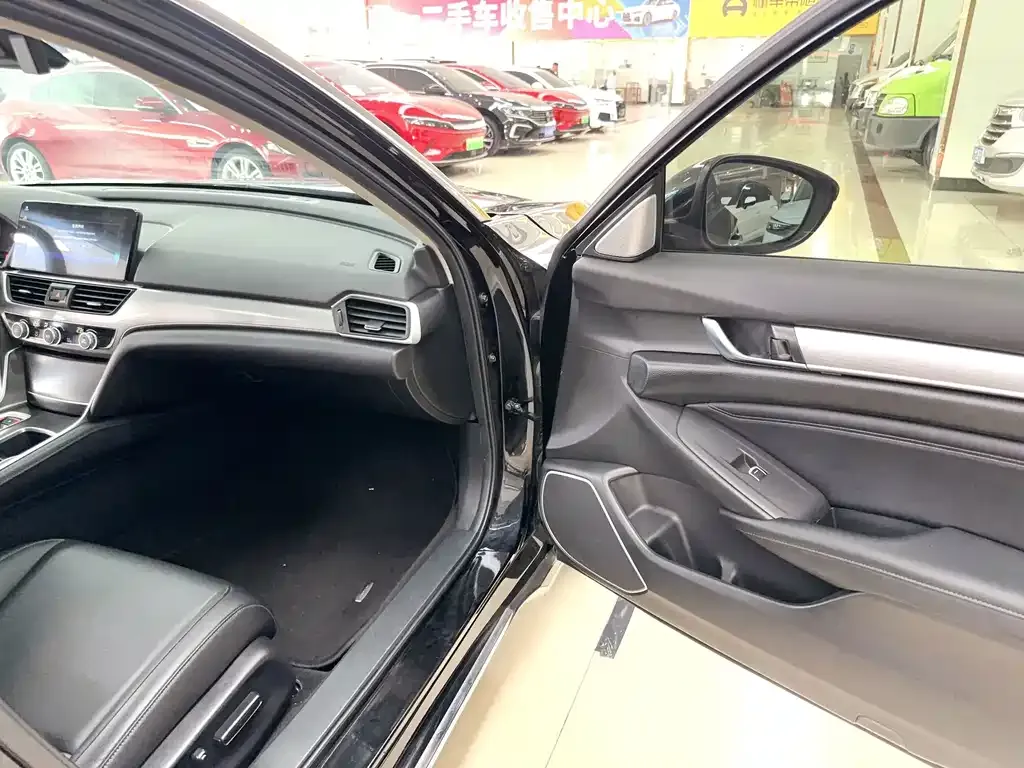 Honda Accord — фото 4