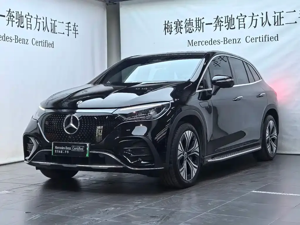 Mercedes-Benz EQE SUV — фото 1