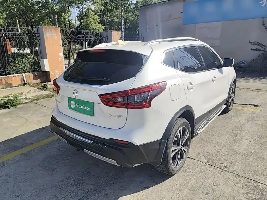 Nissan Qashqai — фото 10