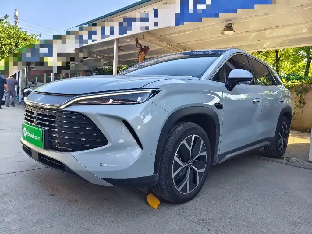 BYD L DM-i — фото 10