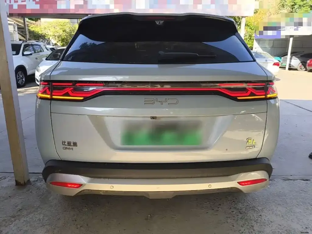 BYD L DM-i — фото 3
