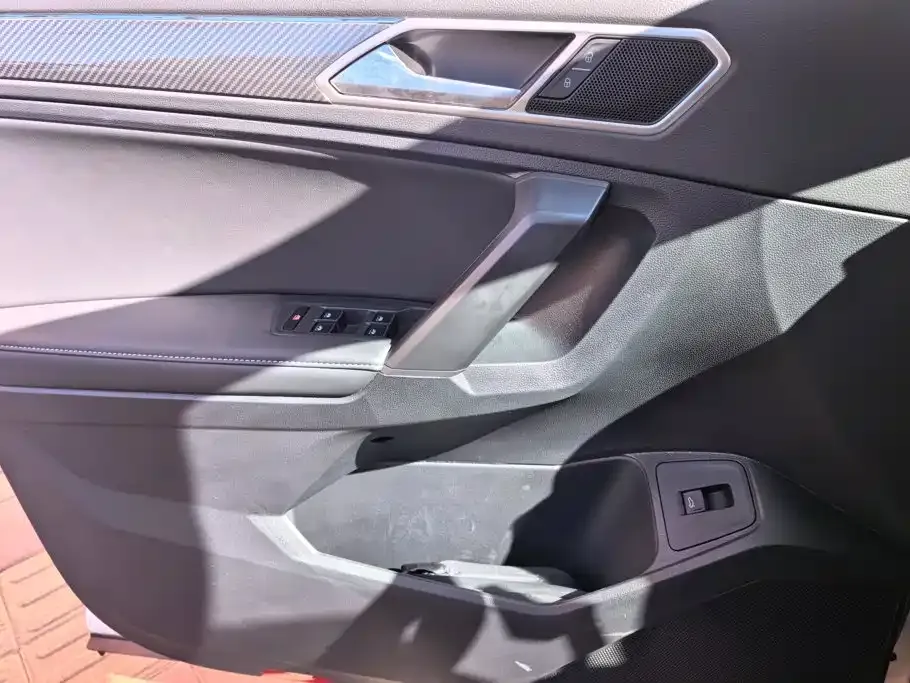 Volkswagen Tiguan L — фото 5