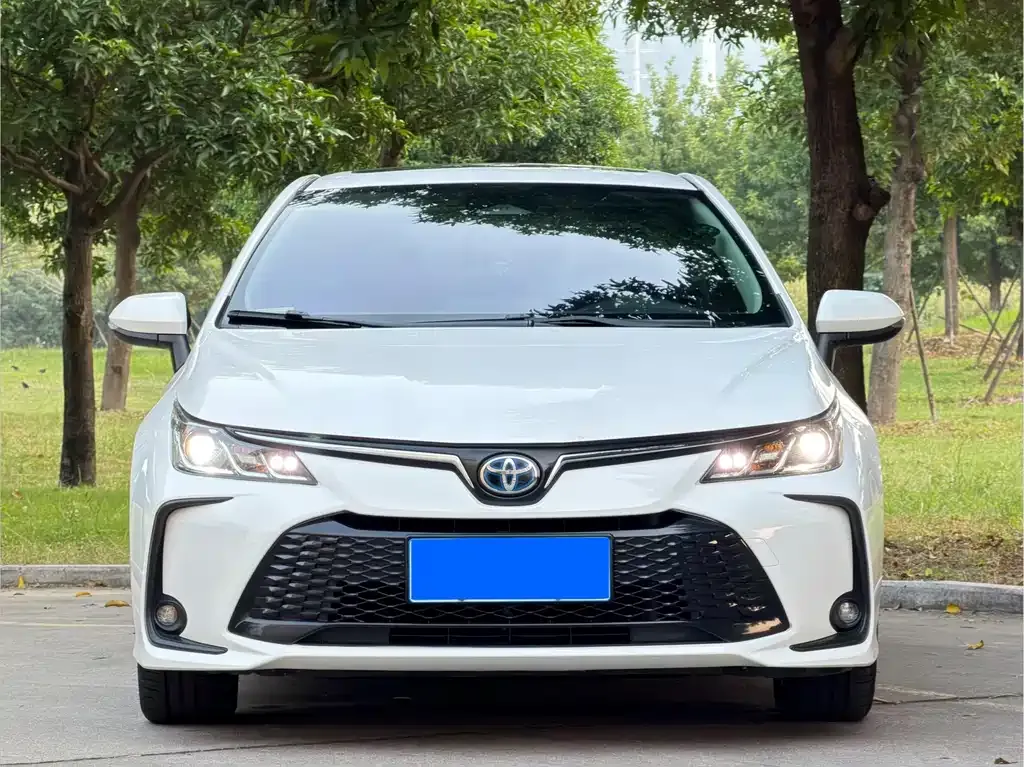 Toyota Corolla — фото 4