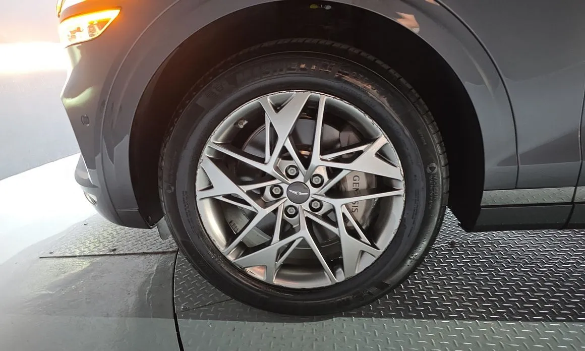 Genesis GV70 — фото 9