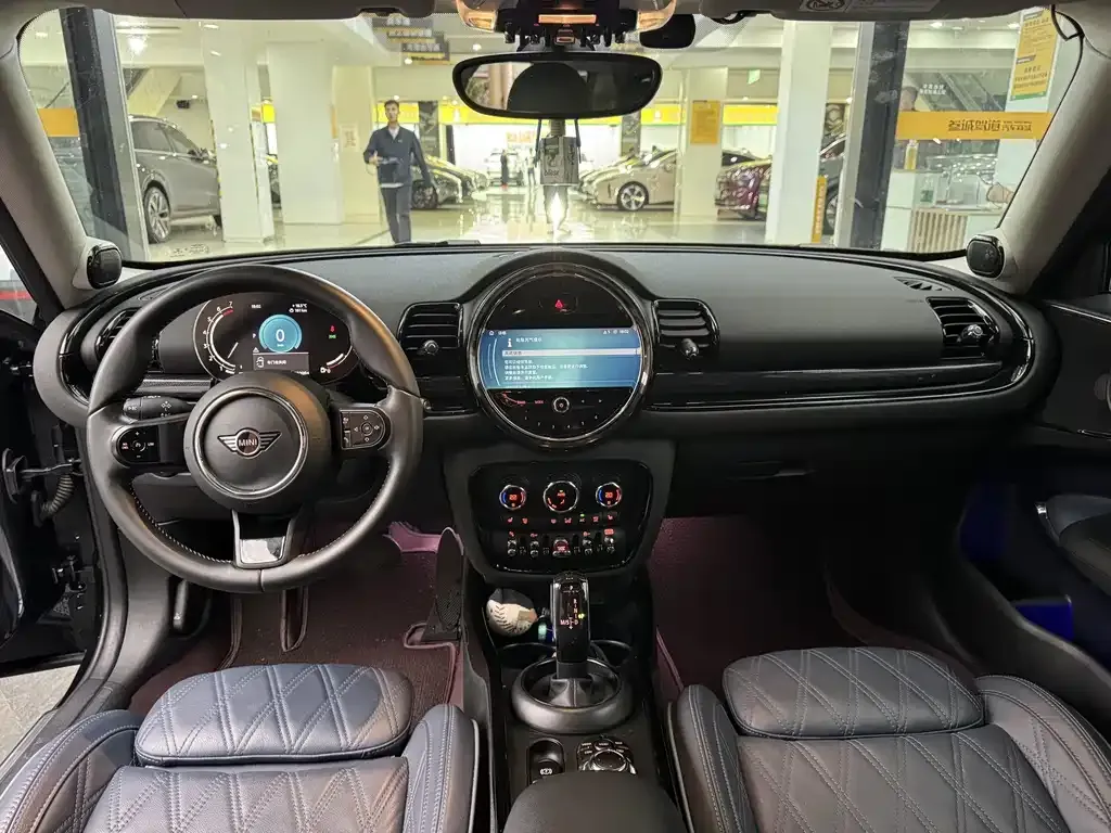 MINI Clubman — фото 4