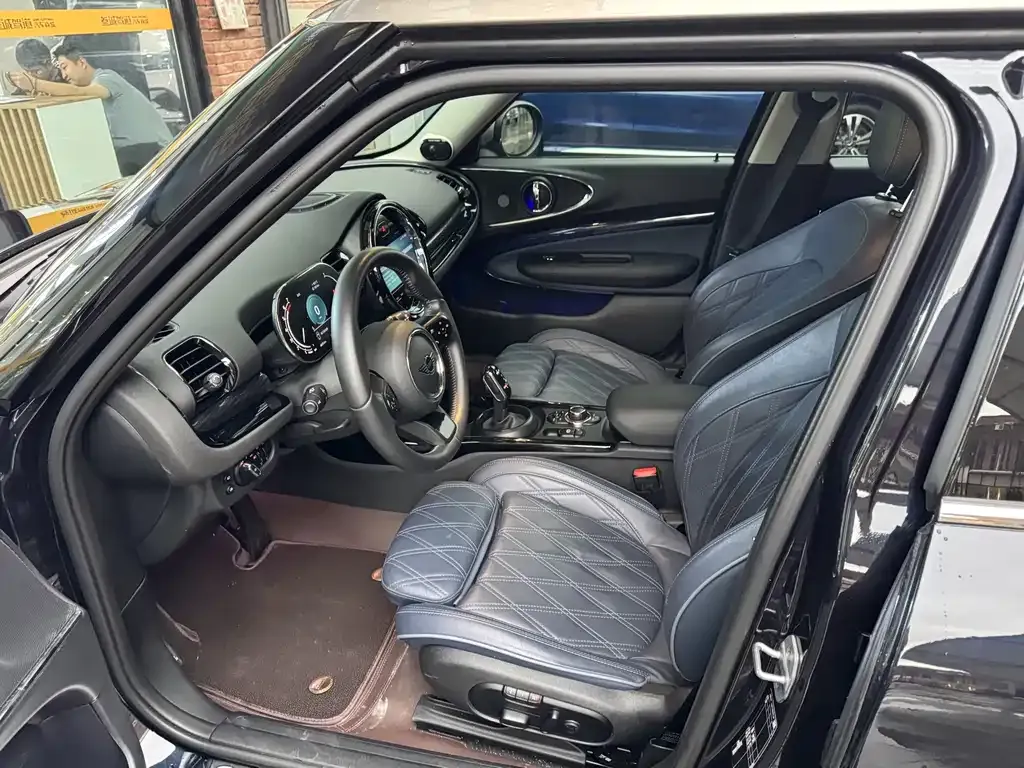 MINI Clubman — фото 6