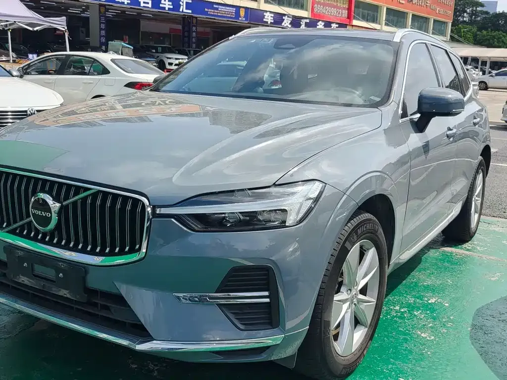 Volvo XC60 — фото 1