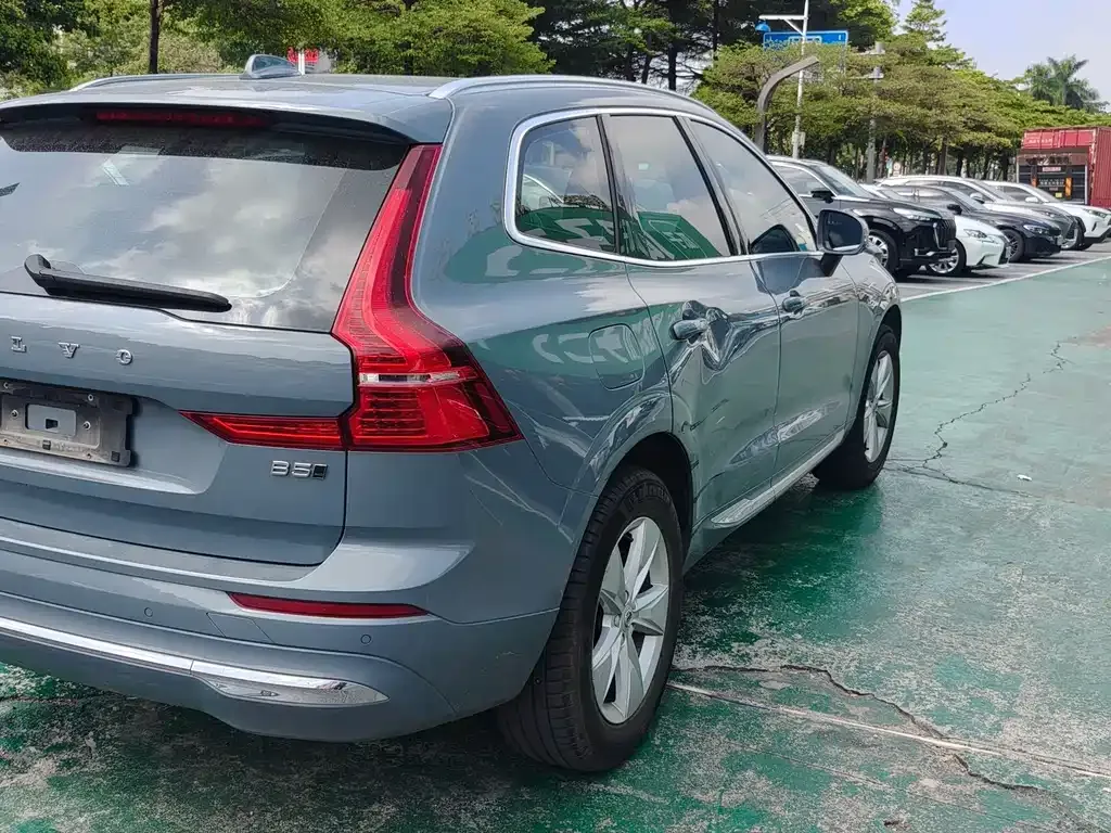Volvo XC60 — фото 6