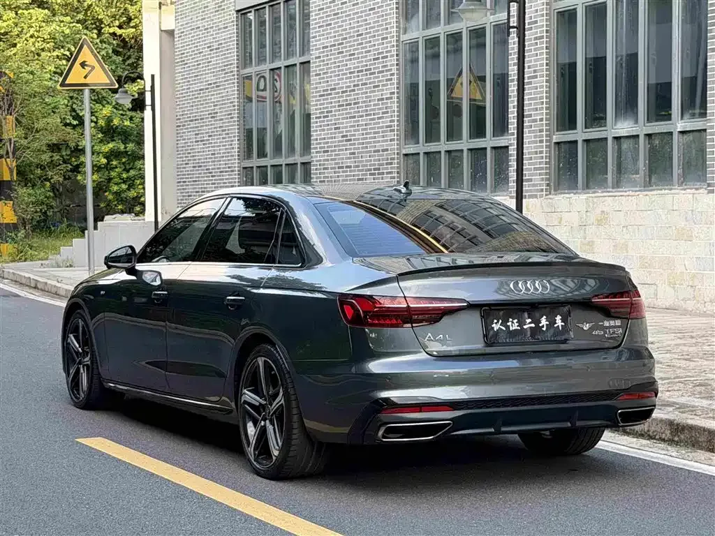 Audi A4L — фото 10