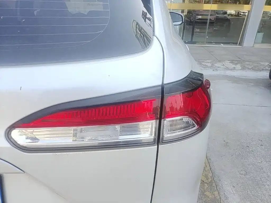 Toyota Corolla Cross — фото 4