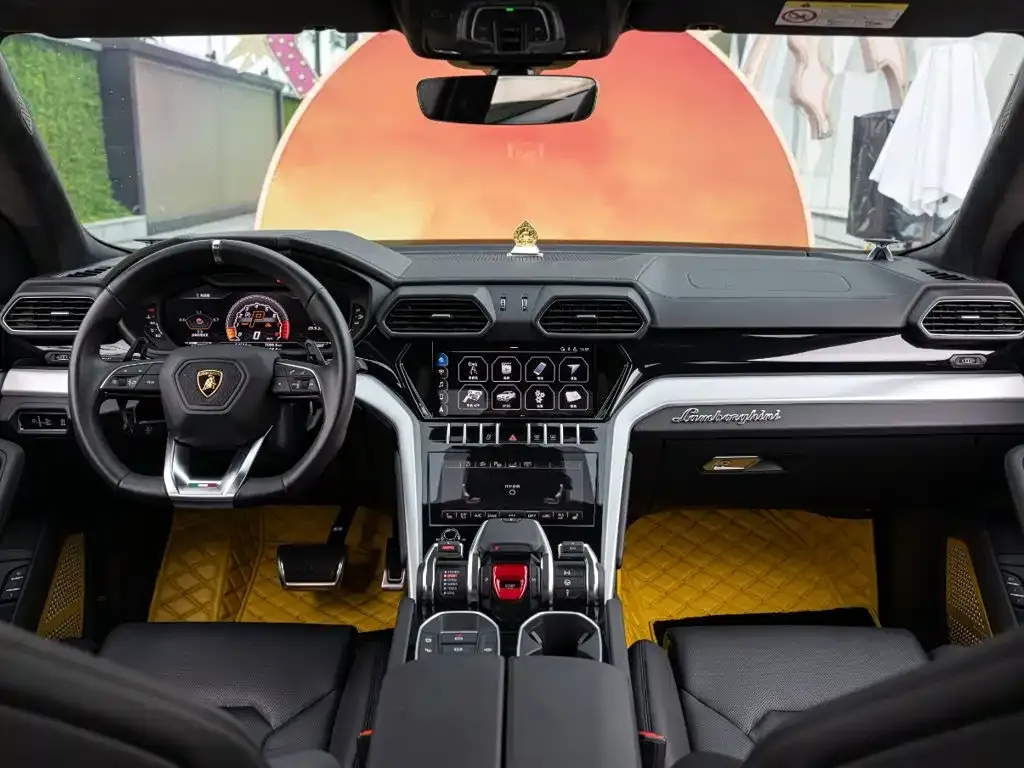 Lamborghini Urus — фото 7