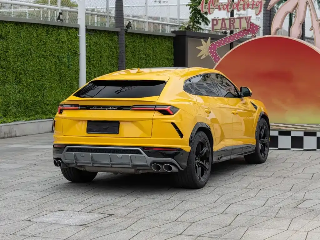 Lamborghini Urus — фото 10