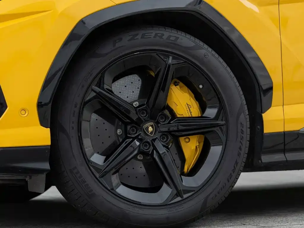 Lamborghini Urus — фото 4