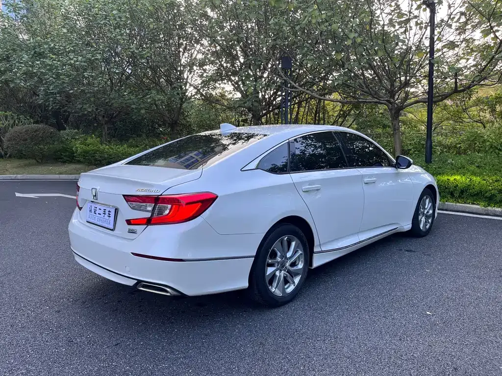 Honda Accord — фото 7