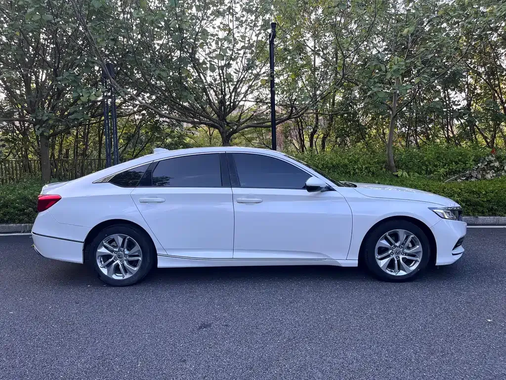 Honda Accord — фото 6