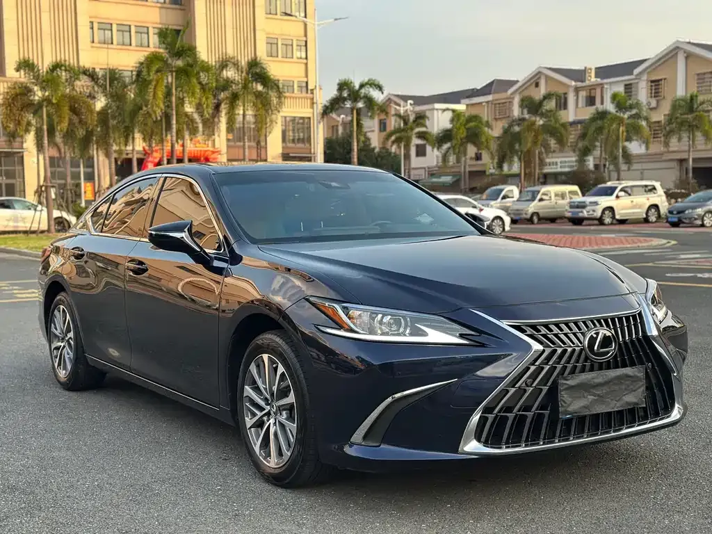 Lexus ES — фото 4