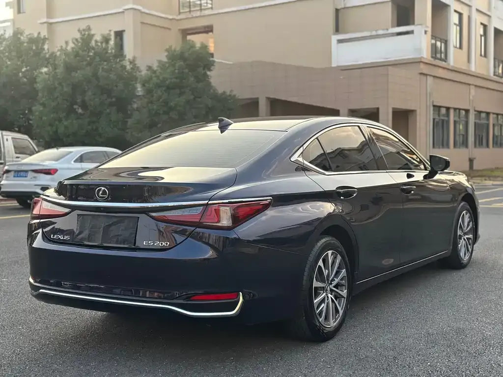 Lexus ES — фото 7
