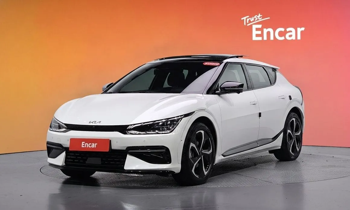 Kia EV6 — фото 1