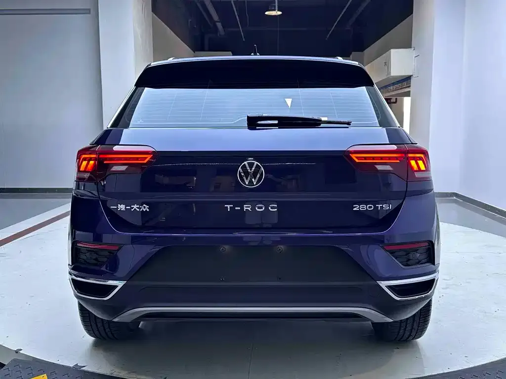 Volkswagen T-Roc — фото 2