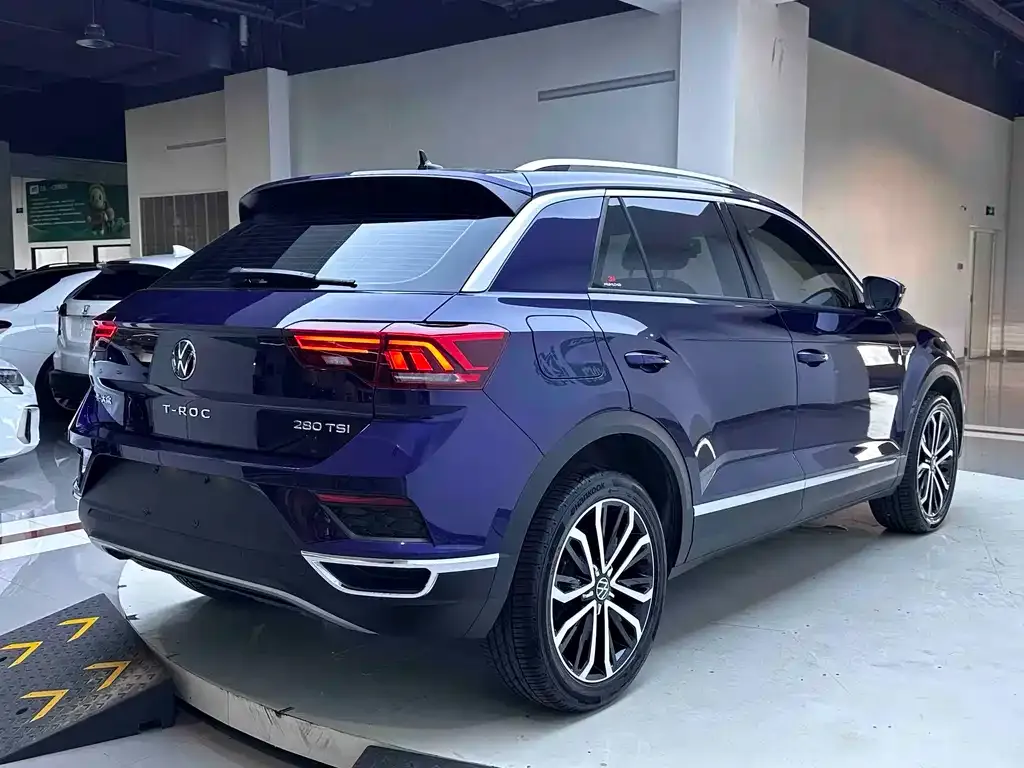 Volkswagen T-Roc — фото 4