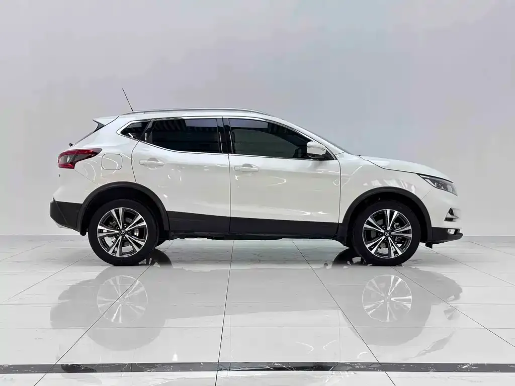 Nissan Qashqai — фото 8