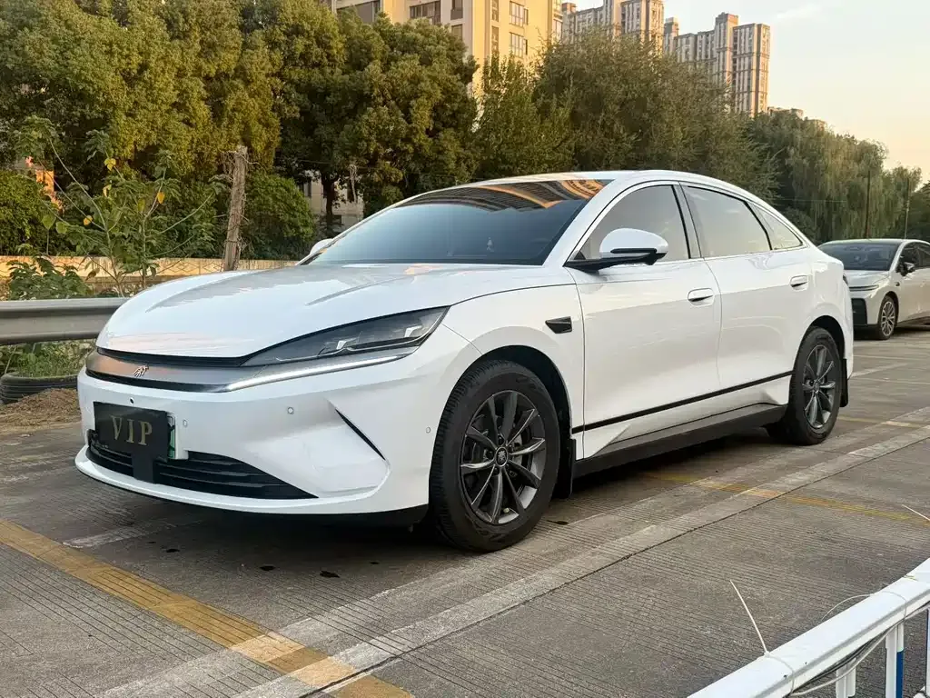 BYD Qin L — фото 1