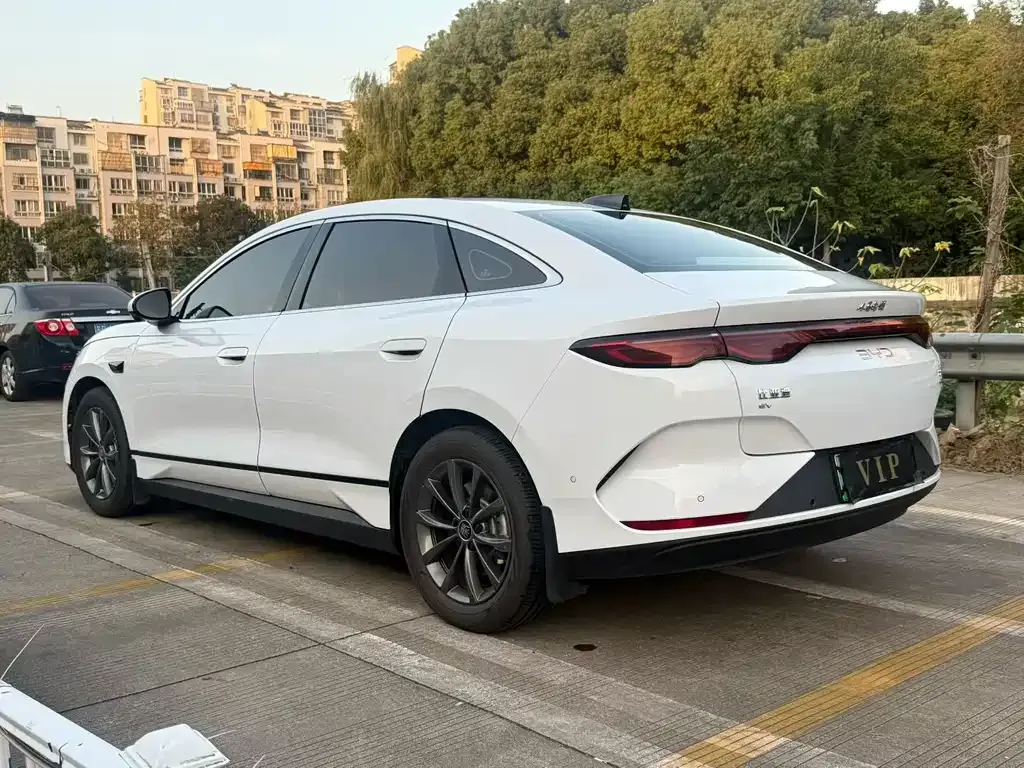 BYD Qin L — фото 4