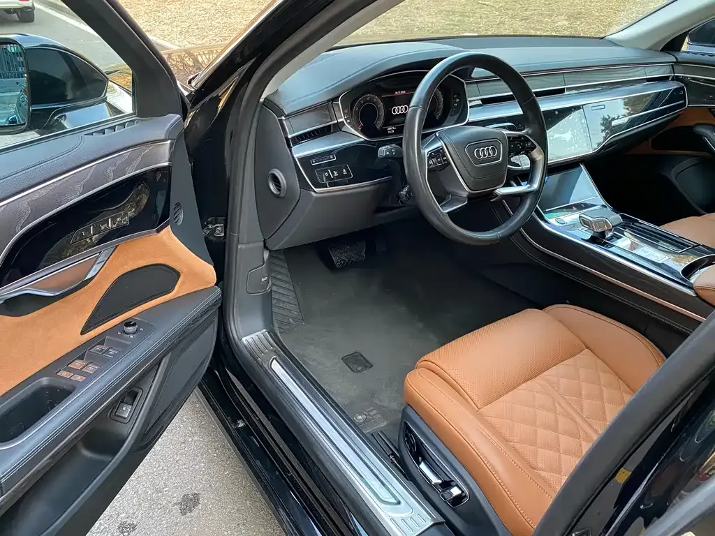 Audi A8 — фото 10