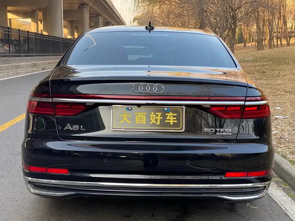 Audi A8 — фото 7