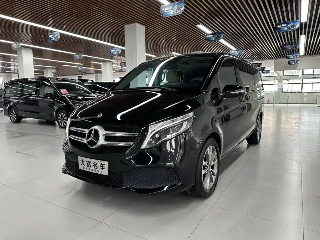Mercedes-Benz V-Class — фото 1