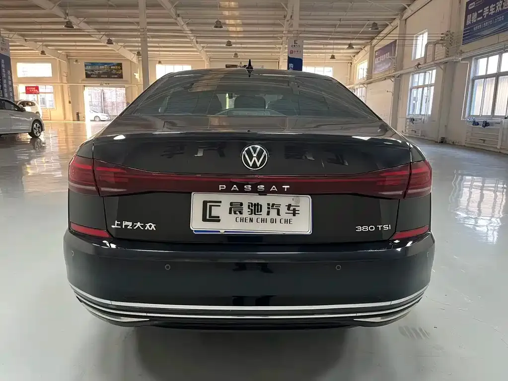 Volkswagen Passat — фото 10