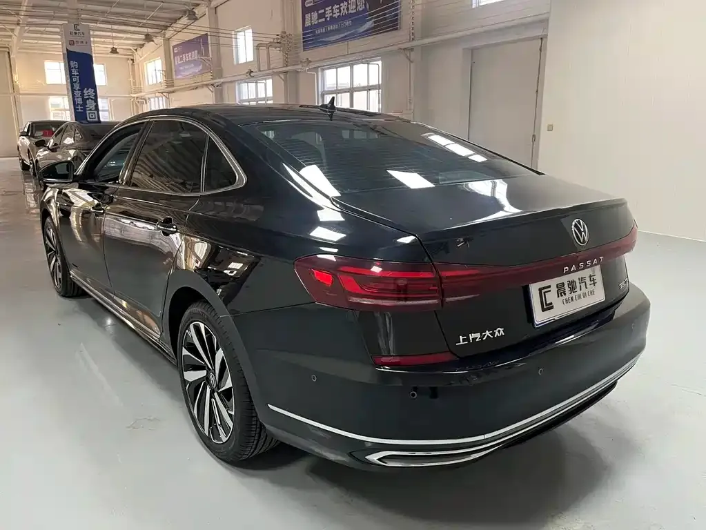 Volkswagen Passat — фото 3