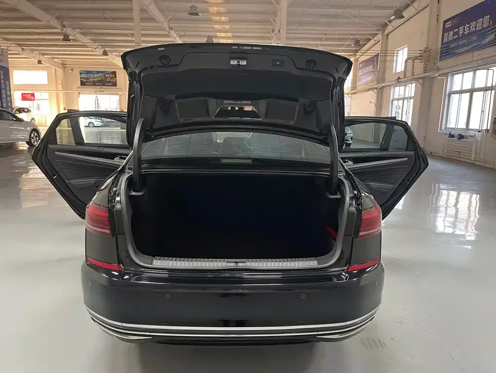 Volkswagen Passat — фото 4
