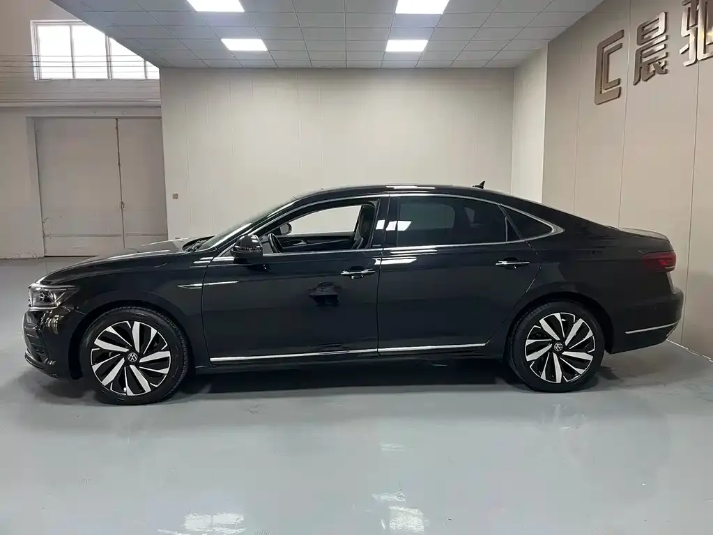 Volkswagen Passat — фото 2