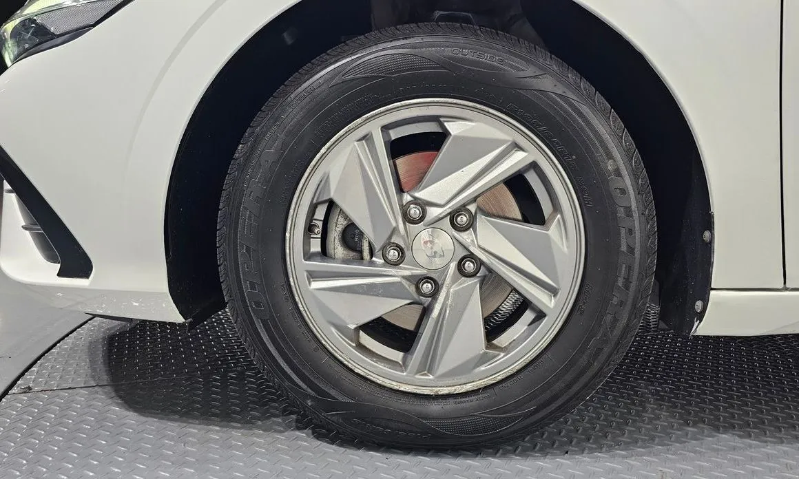 Hyundai AVANTE — фото 8