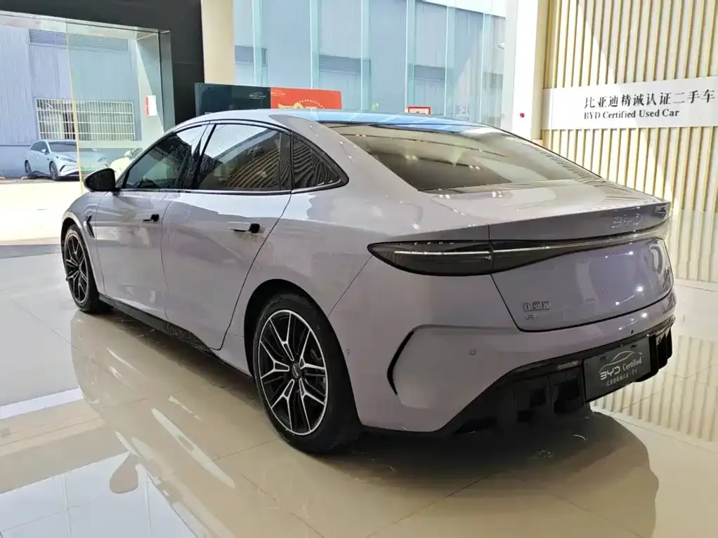 BYD Seal — фото 10