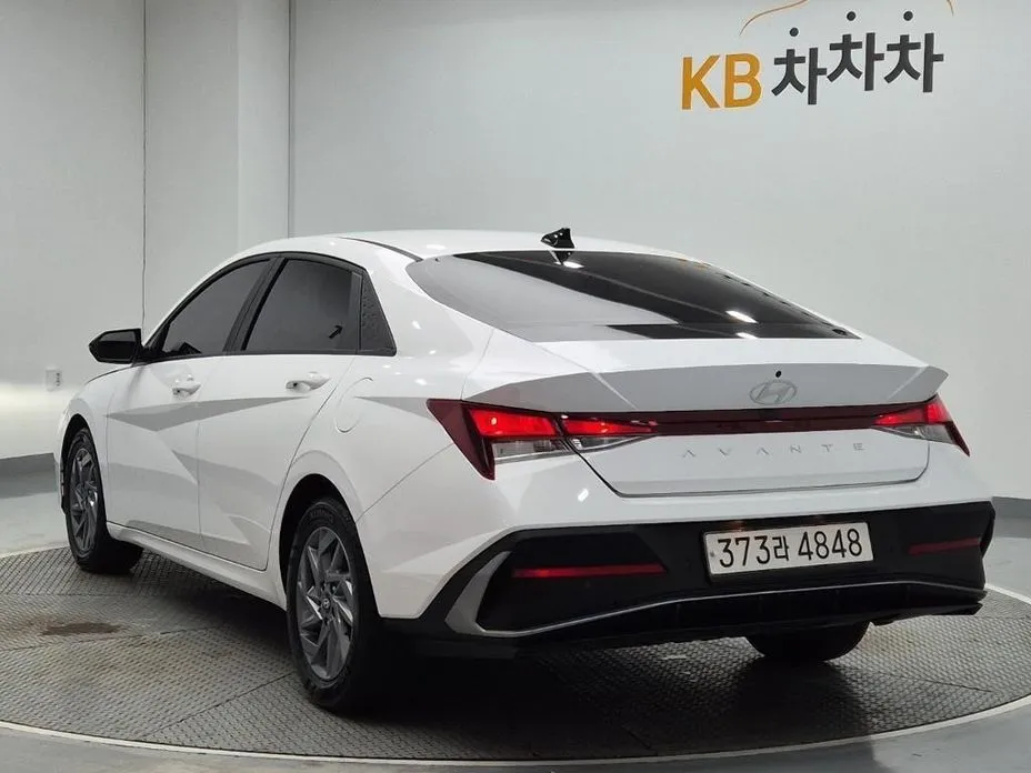 Hyundai AVANTE — фото 4