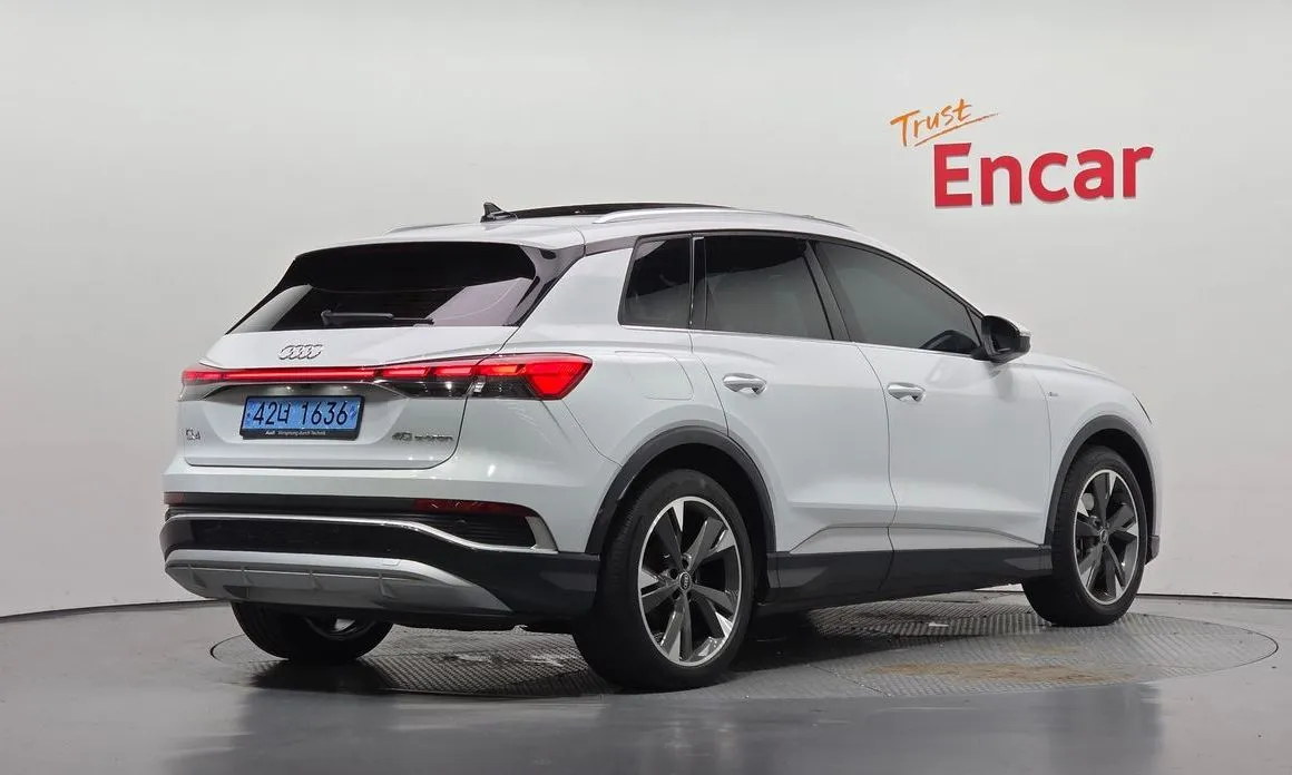 Audi Q4 e-tron — фото 6