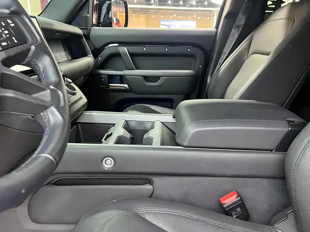 Land Rover Defender — фото 10